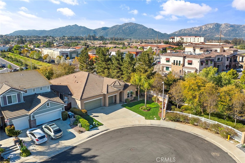 31901 Calle Caballos