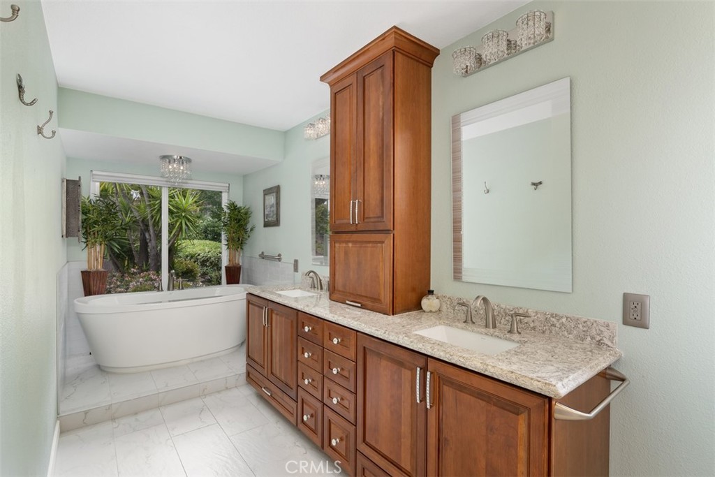 3308 Avenida Sierra. Escondido