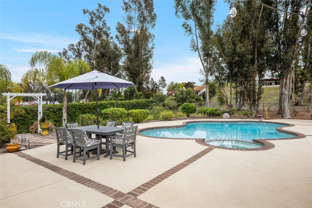 3308 Avenida Sierra. Escondido