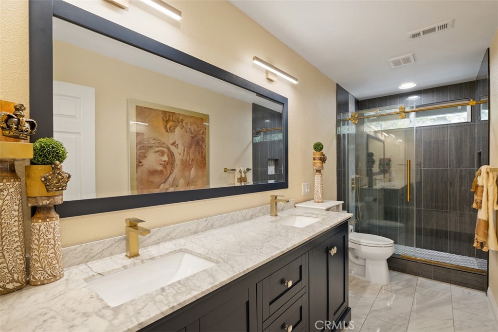 3308 Avenida Sierra. Escondido