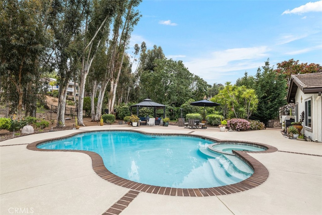 3308 Avenida Sierra. Escondido