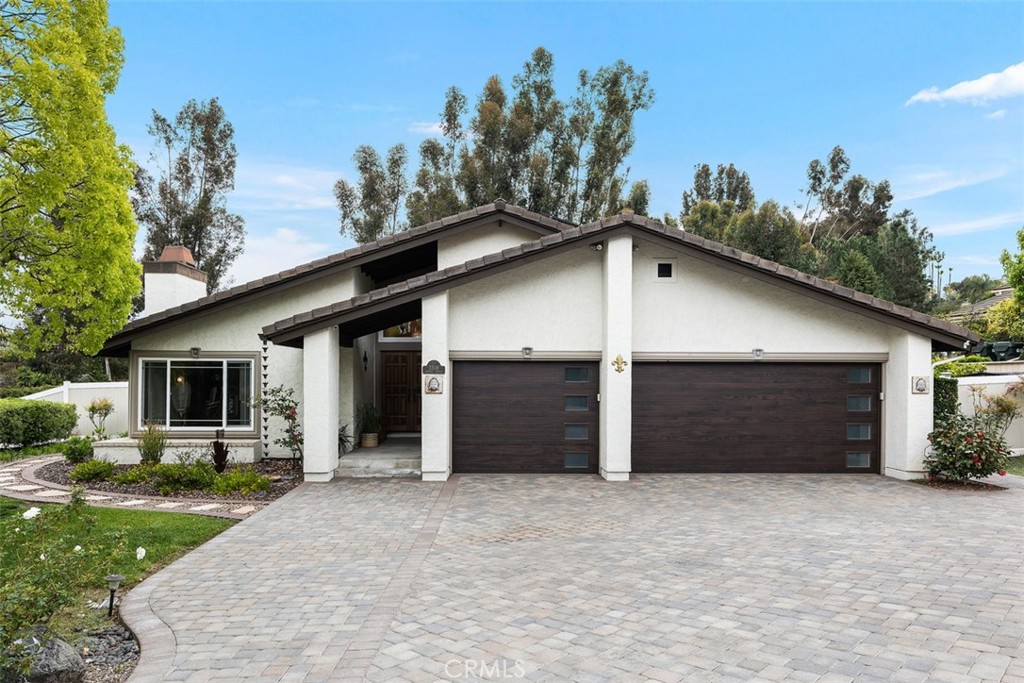 3308 Avenida Sierra. Escondido