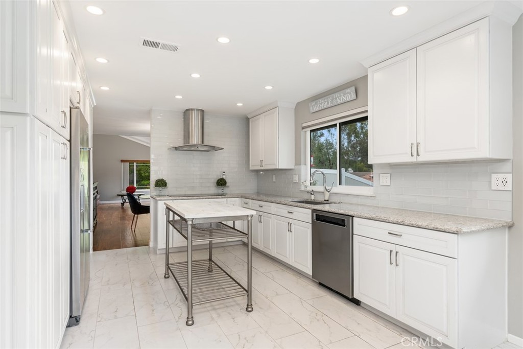 3308 Avenida Sierra. Escondido