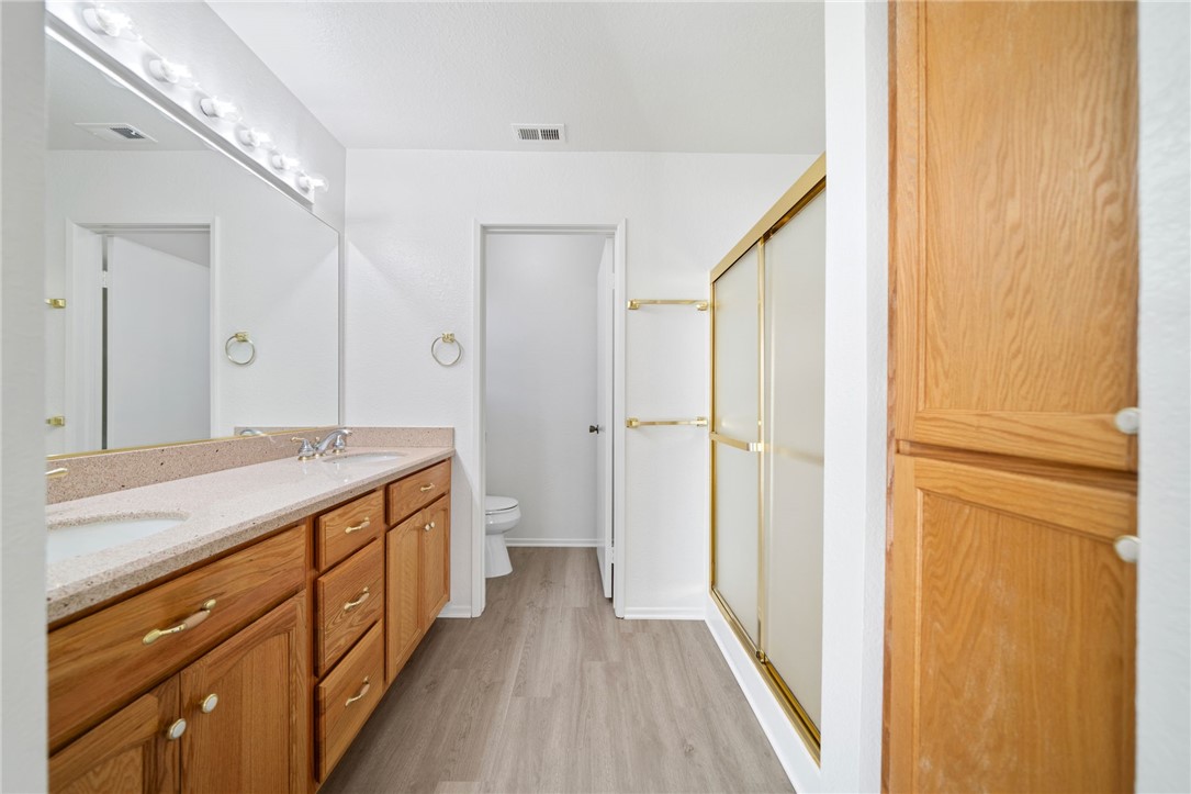 42098 Roanoake Street