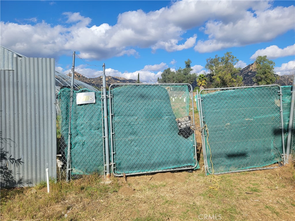 2205 Rainbow Valley Boulevard