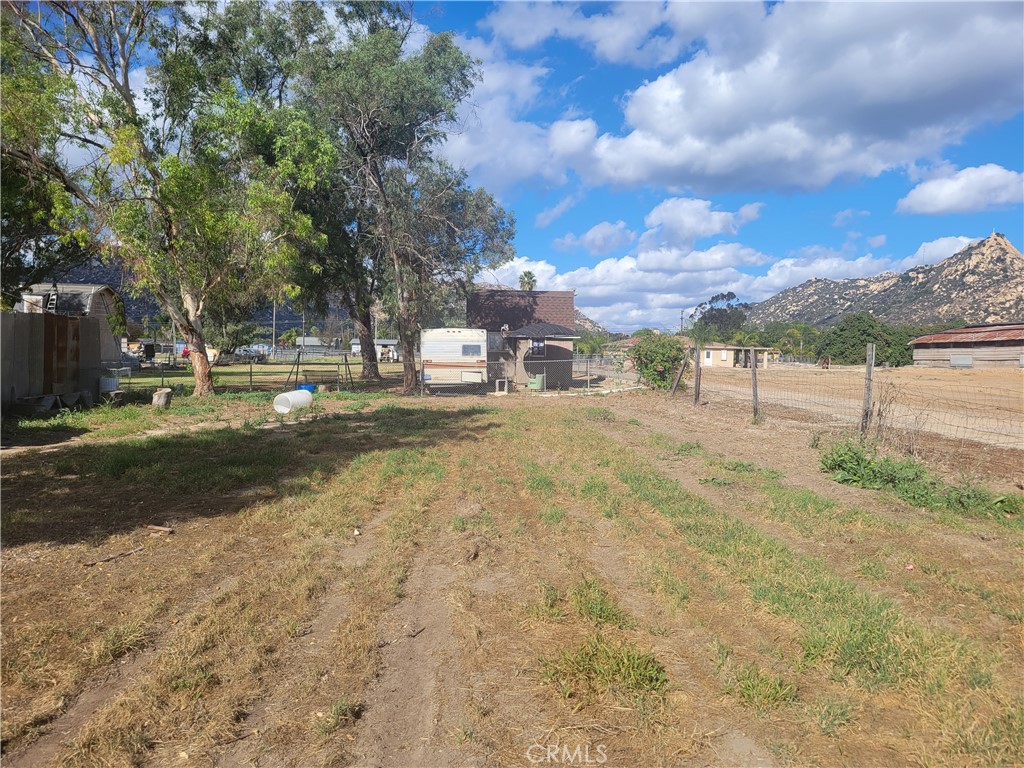 2205 Rainbow Valley Boulevard