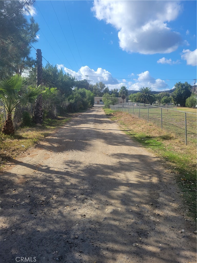 2205 Rainbow Valley Boulevard