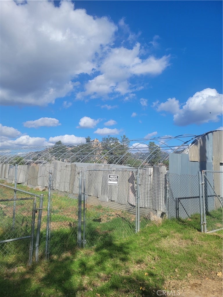 2205 Rainbow Valley Boulevard