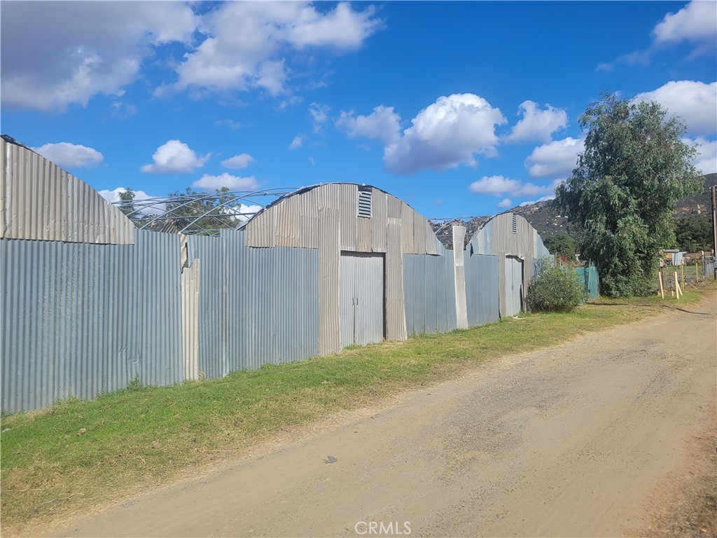 2205 Rainbow Valley Boulevard