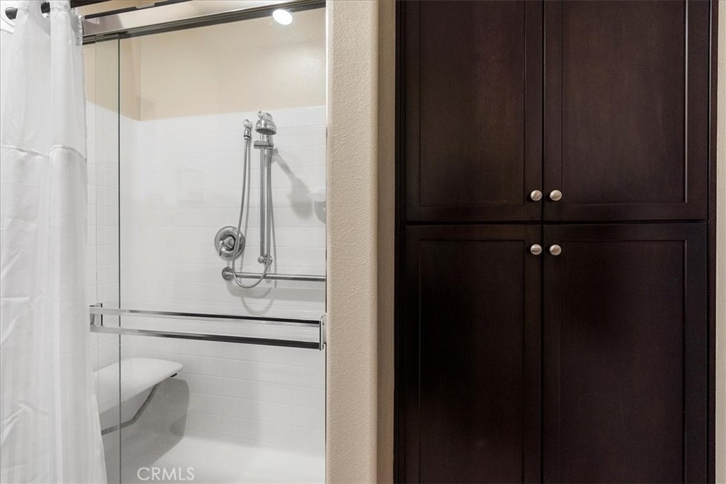 24061 Grafton Avenue