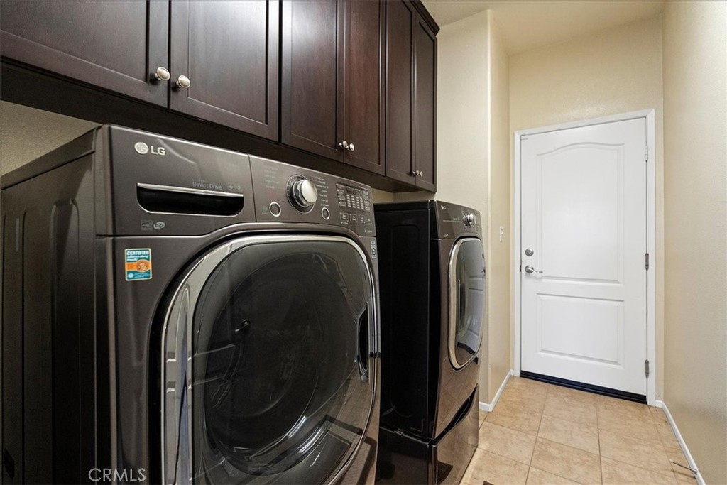 24061 Grafton Avenue