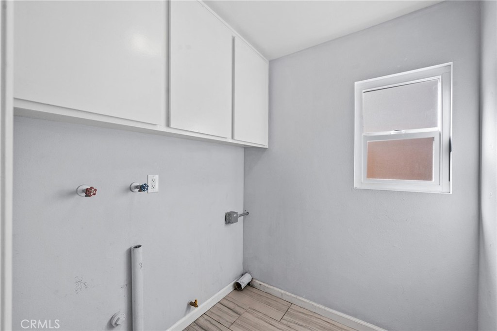 1453 W Country Club Lane