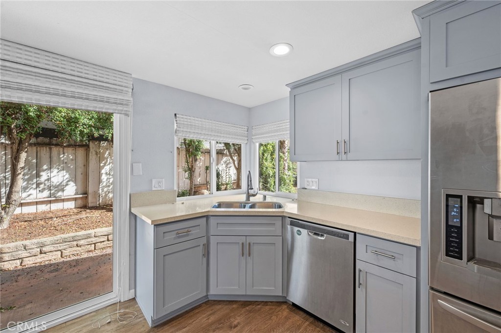 1453 W Country Club Lane