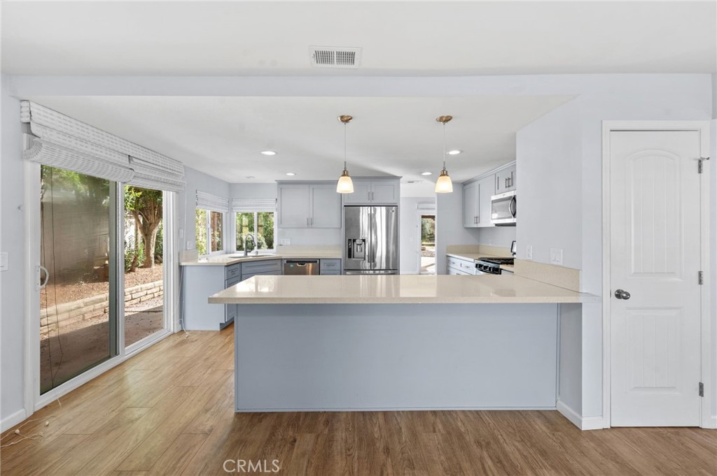 1453 W Country Club Lane