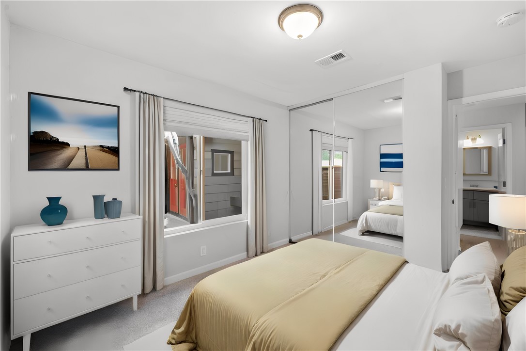 1453 W Country Club Lane