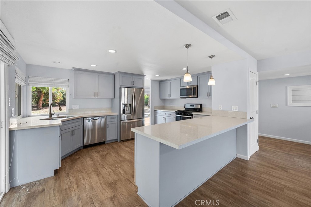 1453 W Country Club Lane