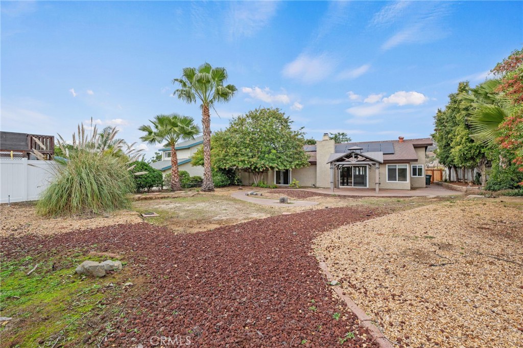 1453 W Country Club Lane