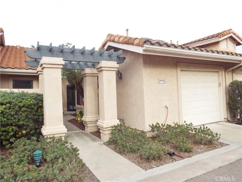 15752 Via Calanova