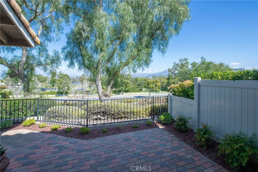 15752 Via Calanova