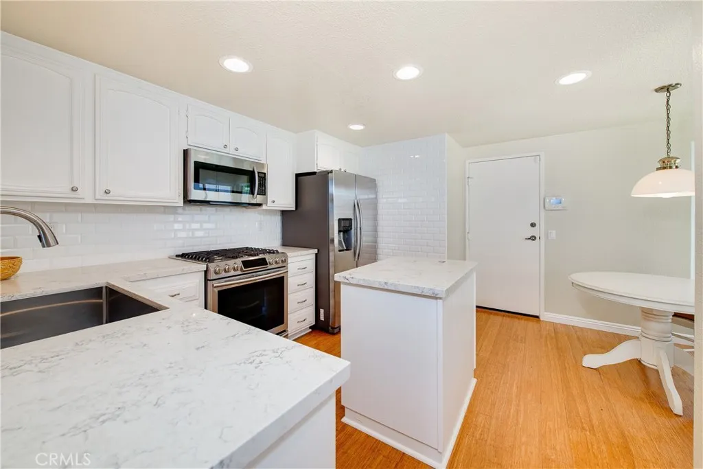 15752 Via Calanova
