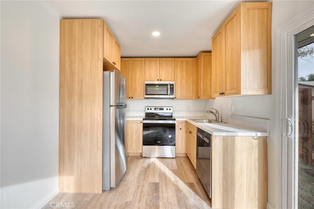 41283 Whittier Avenue