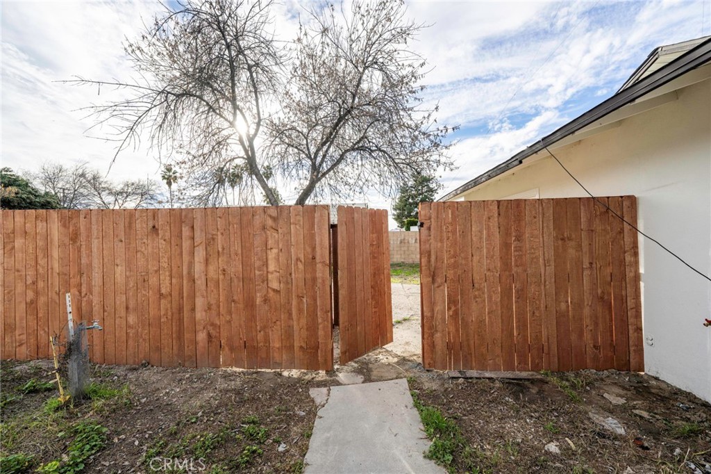 41283 Whittier Avenue