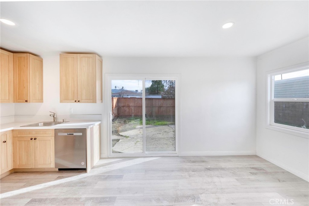 41283 Whittier Avenue