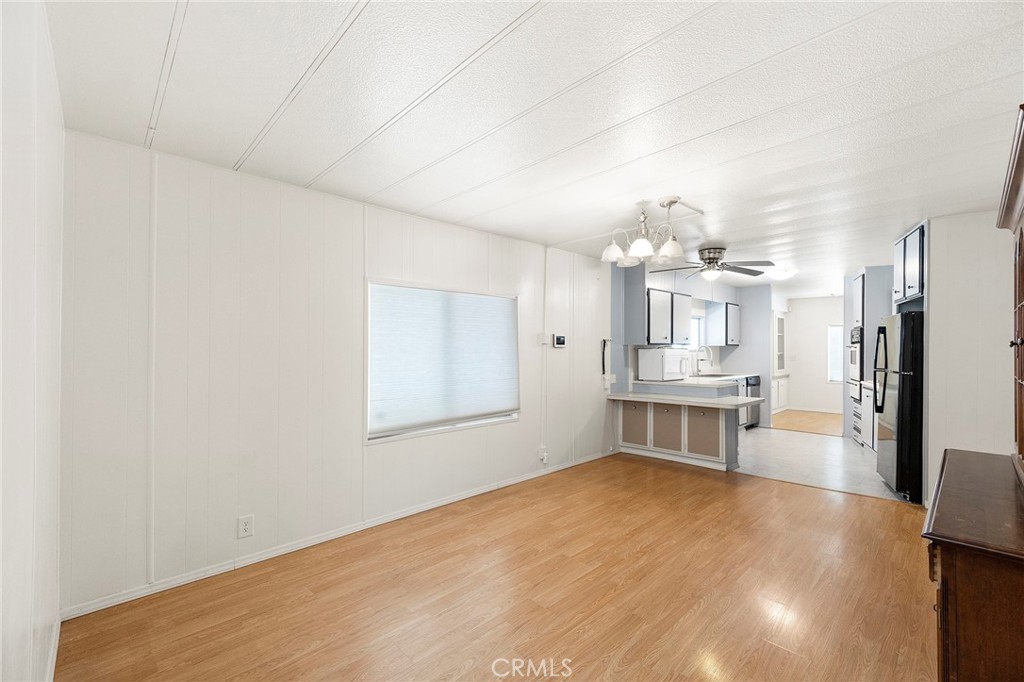 1625 W Johnston Avenue