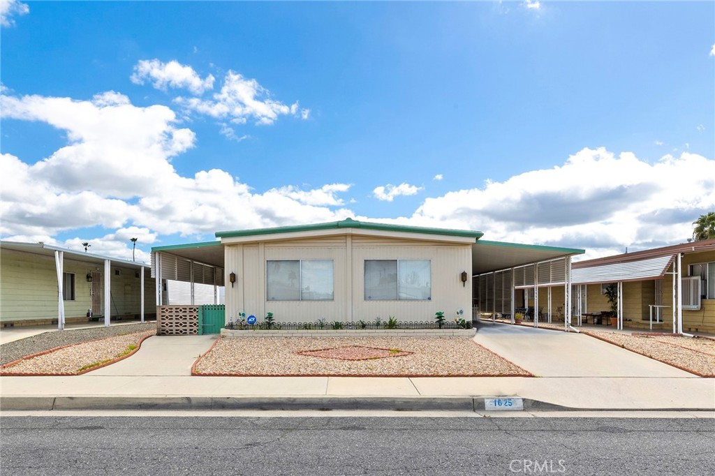 1625 W Johnston Avenue