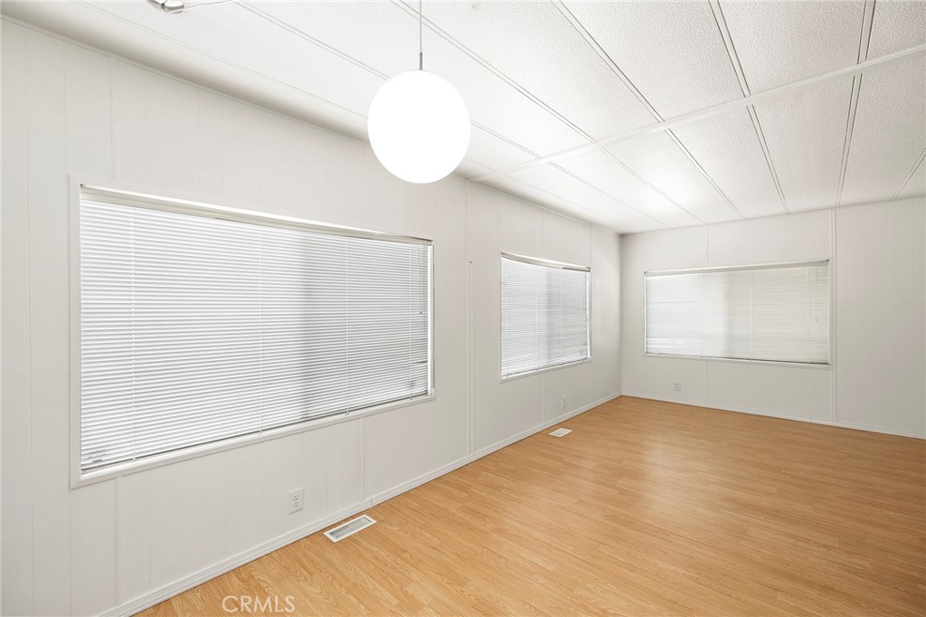 1625 W Johnston Avenue