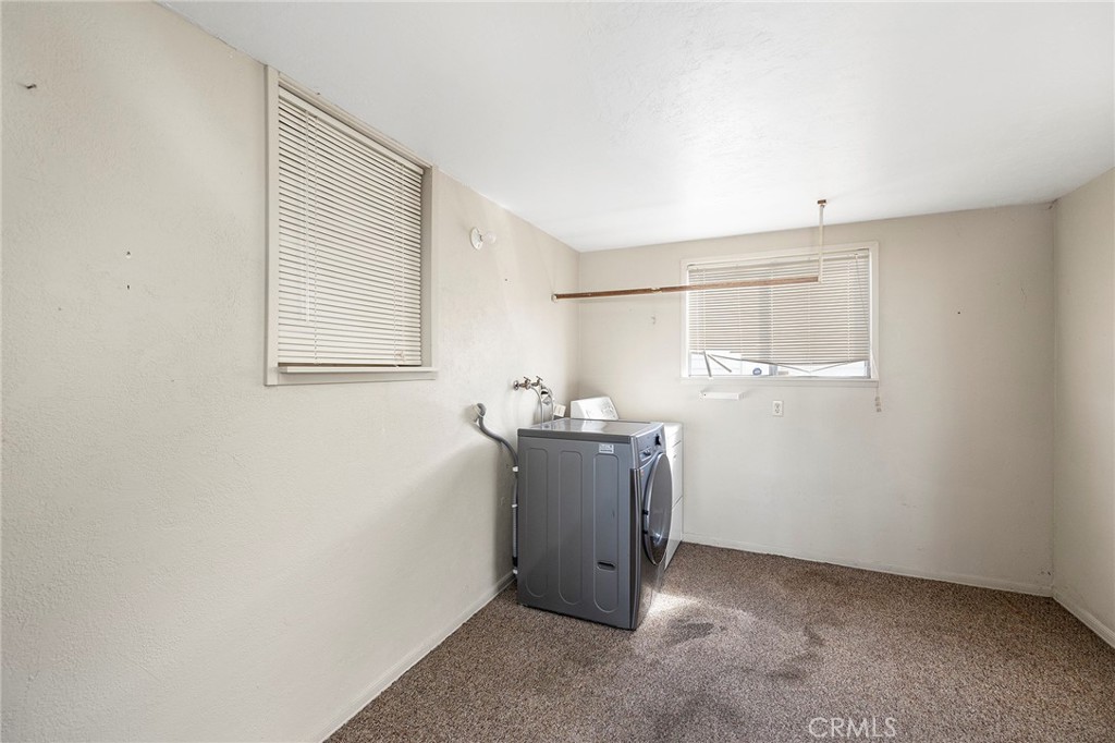 1625 W Johnston Avenue