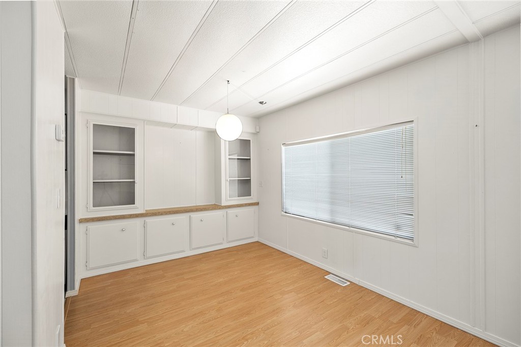 1625 W Johnston Avenue