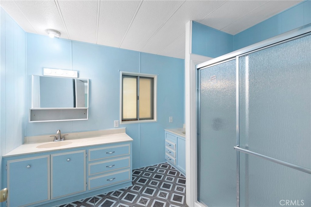 1625 W Johnston Avenue