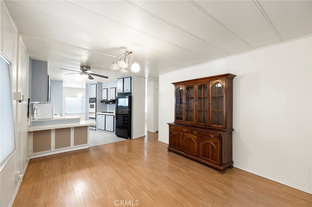 1625 W Johnston Avenue