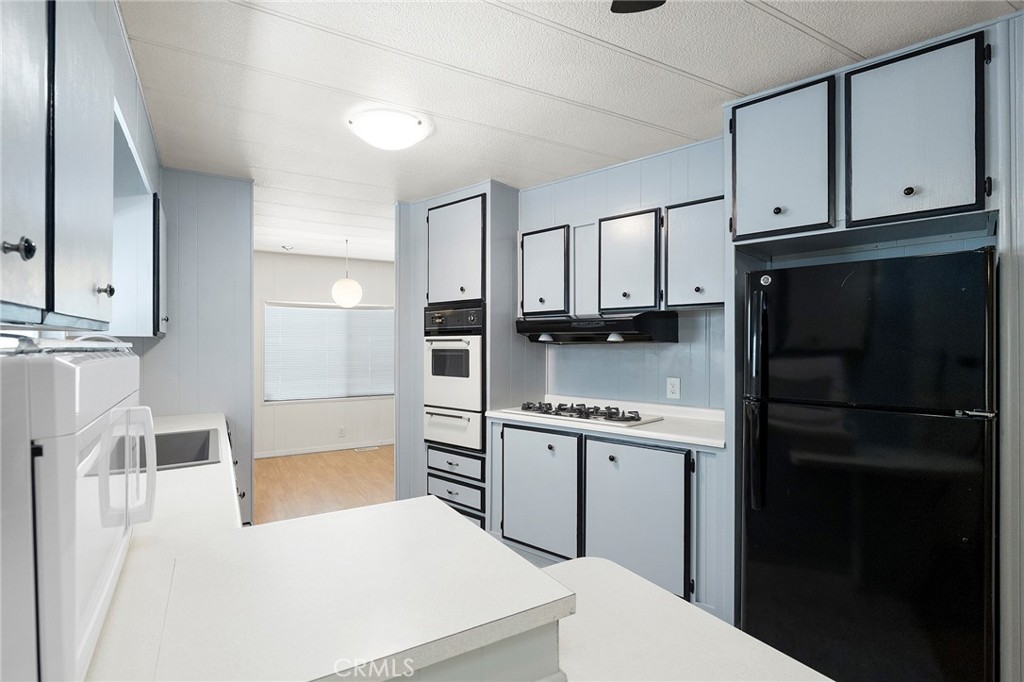 1625 W Johnston Avenue