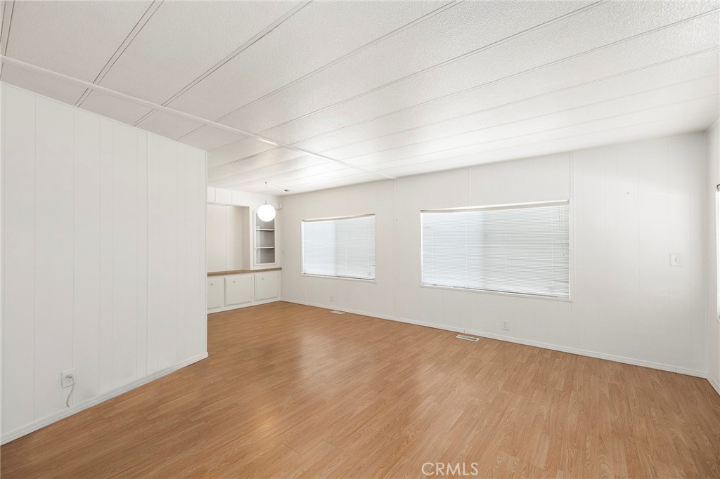 1625 W Johnston Avenue