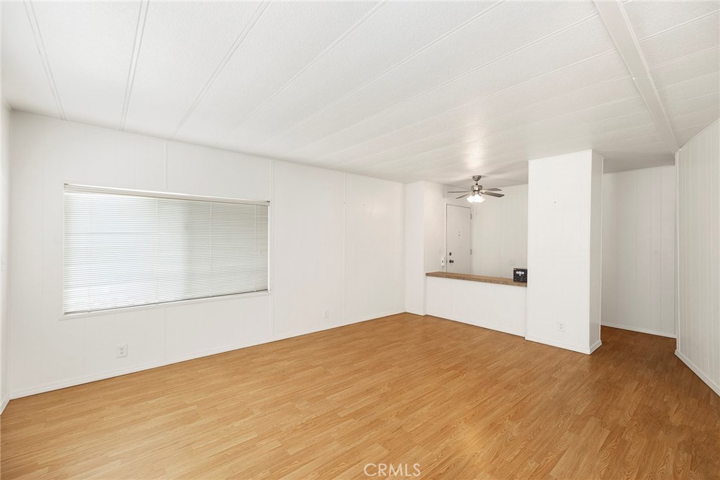 1625 W Johnston Avenue