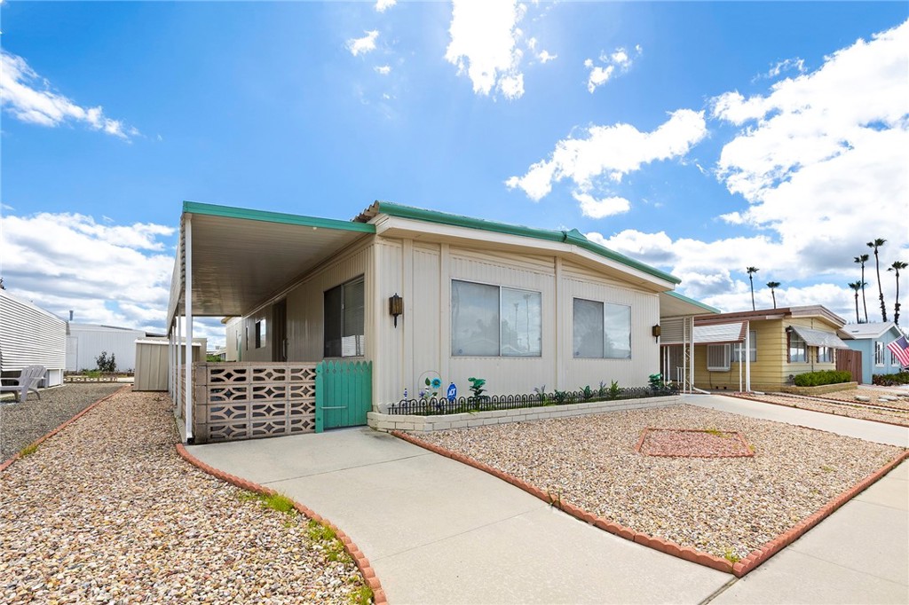 1625 W Johnston Avenue