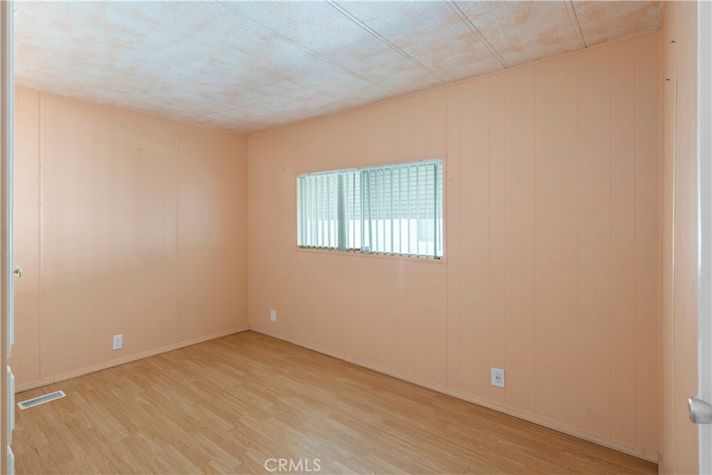 1625 W Johnston Avenue