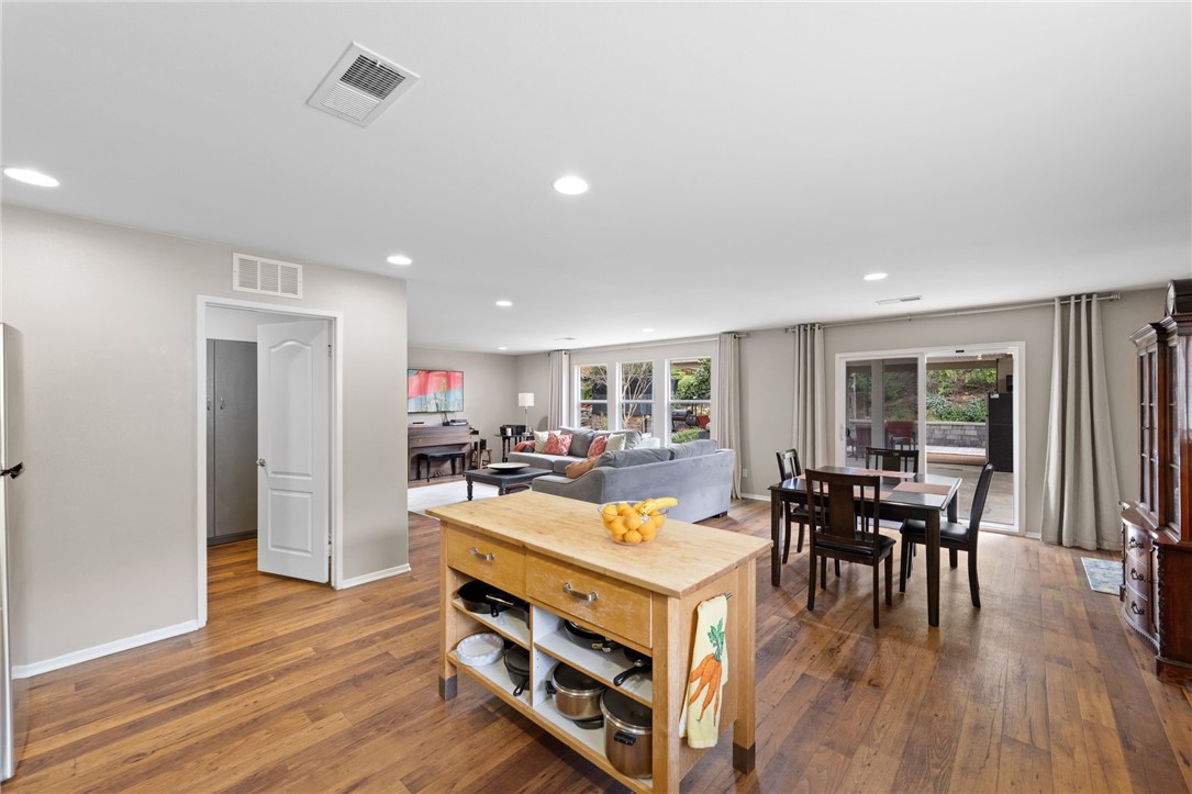 31814 Livingston Street