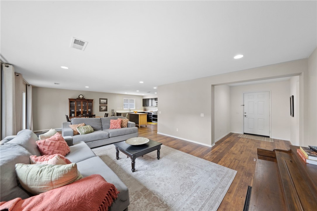 31814 Livingston Street