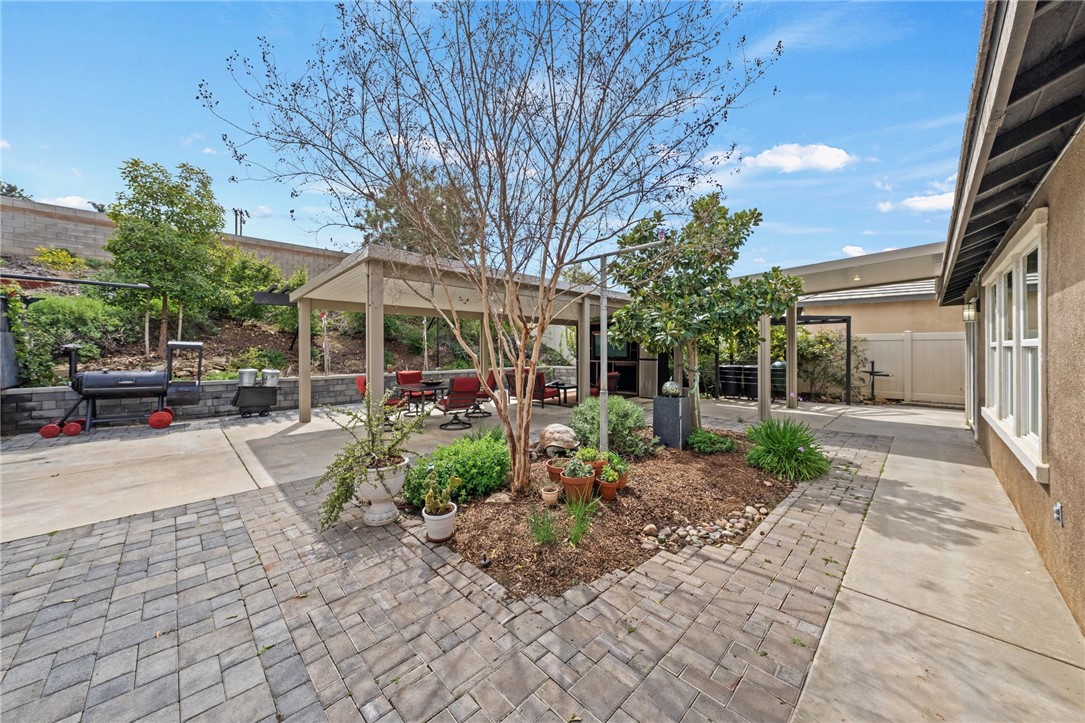 31814 Livingston Street