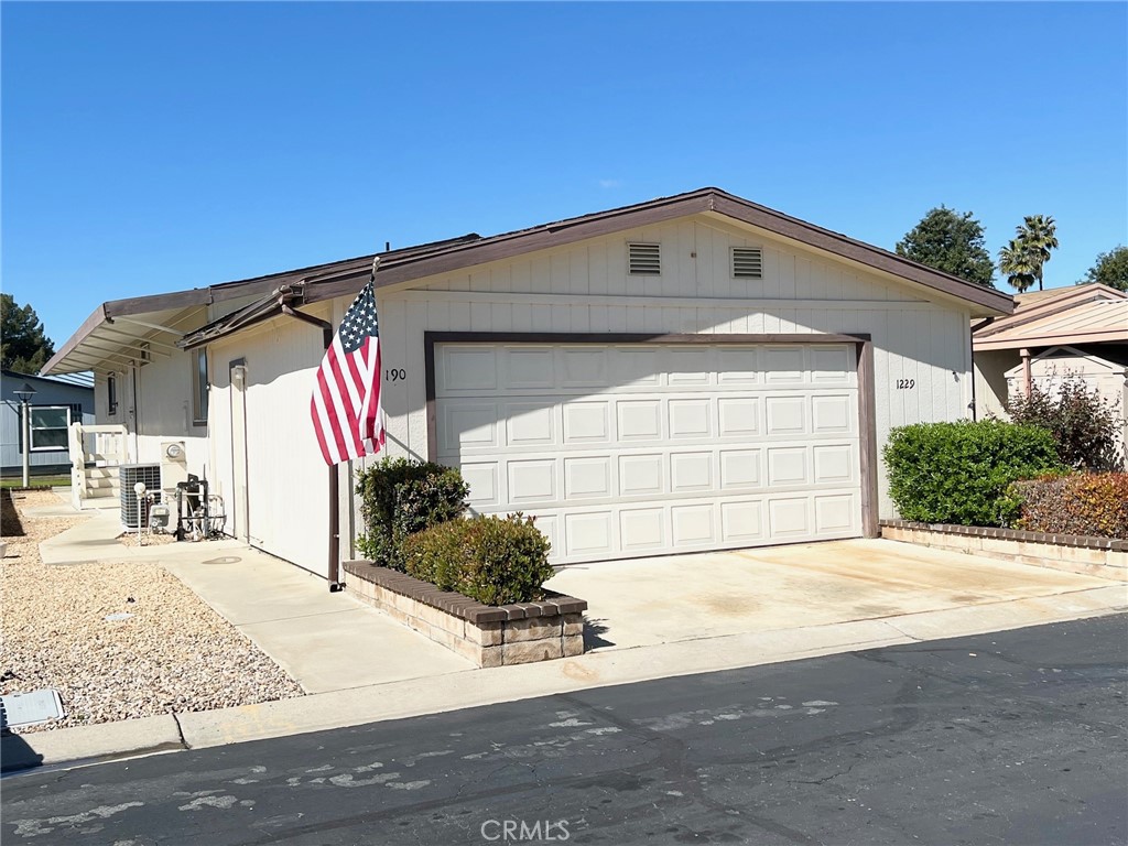 1229 Yellowood Drive