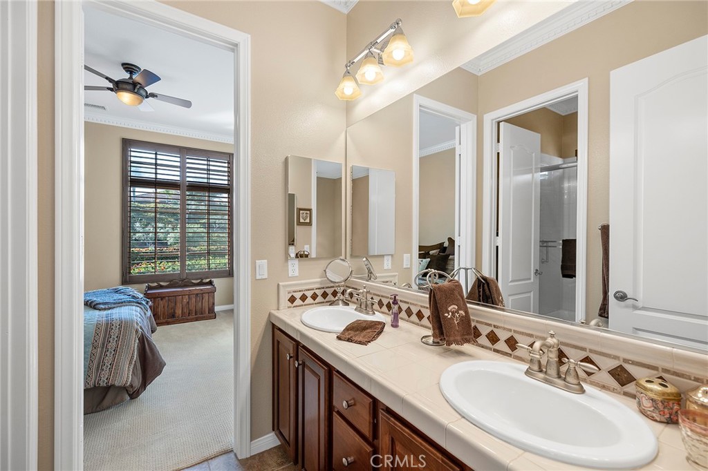 44884 Frogs Leap Street