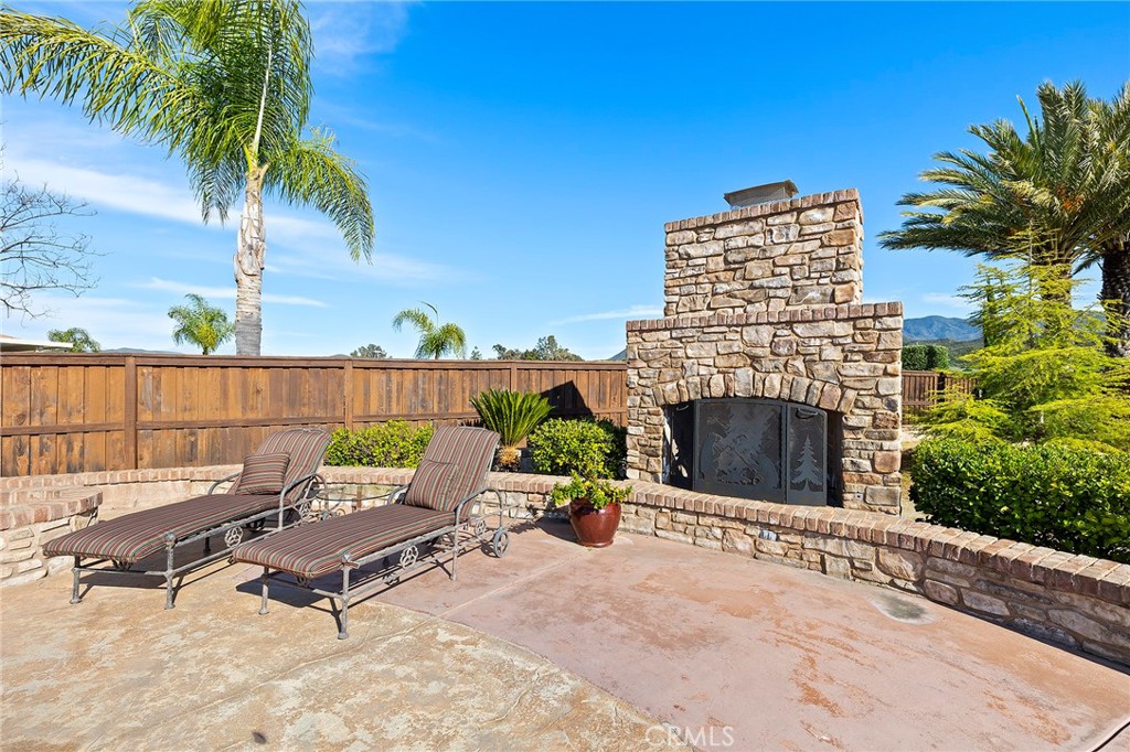 44884 Frogs Leap Street