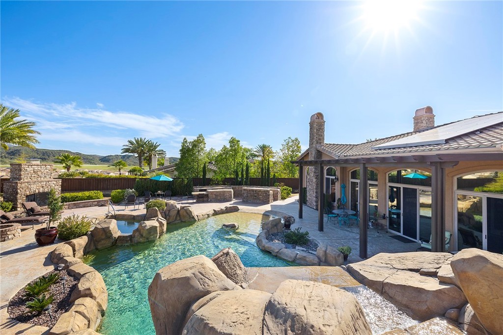 44884 Frogs Leap Street