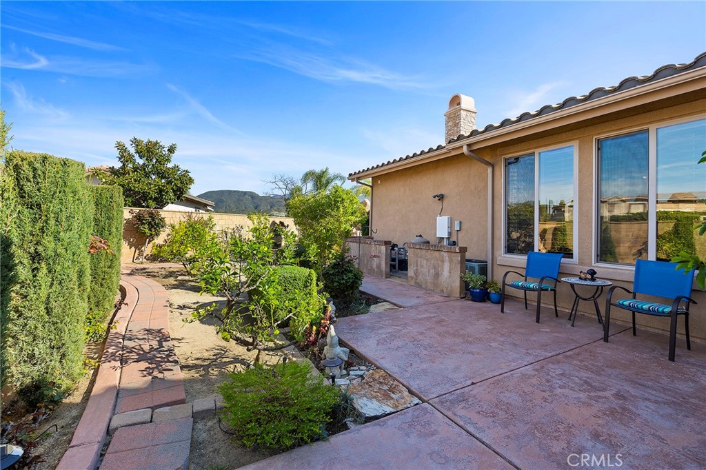 44884 Frogs Leap Street