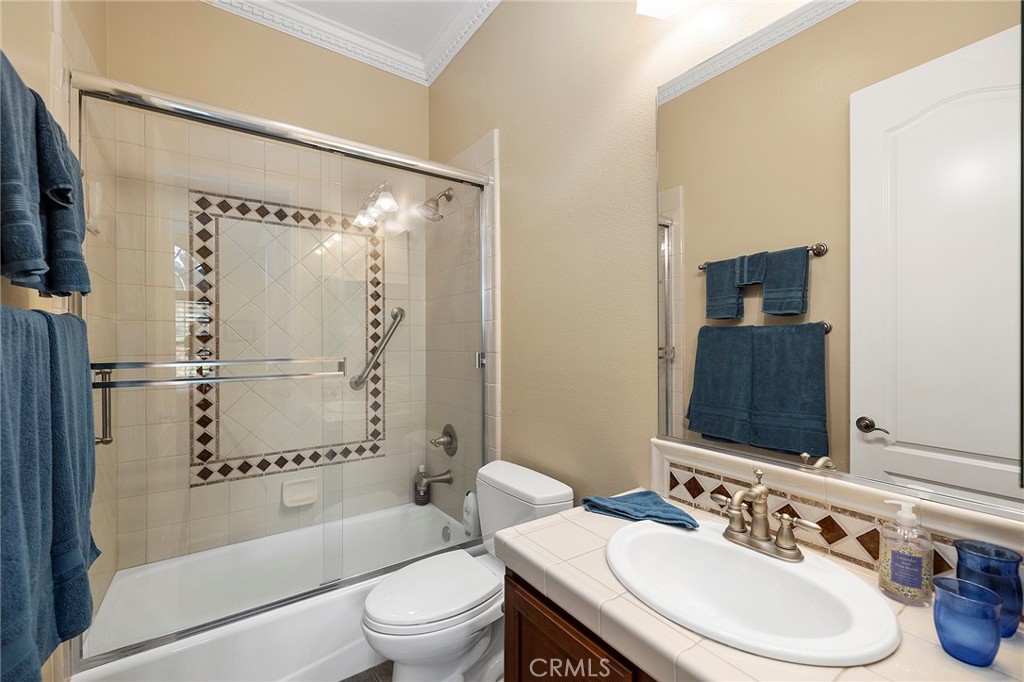 44884 Frogs Leap Street