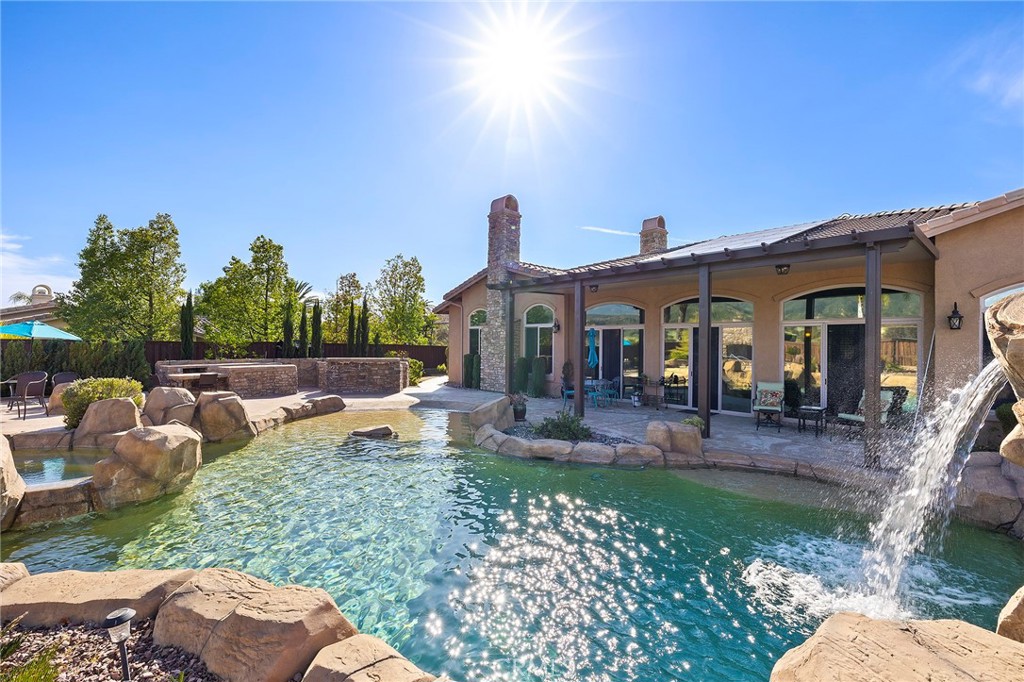 44884 Frogs Leap Street