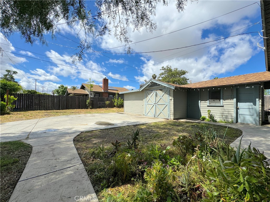423 Acacia East Avenue